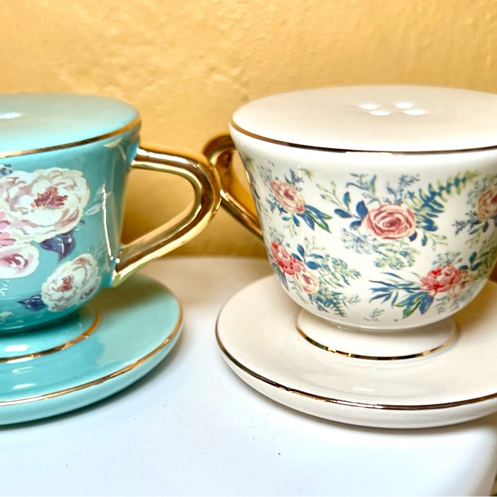 Set of 2 Floral Teacups on Saucers Ceramic Salt & Pepper Shakers Tea Party - Picture 10 of 14